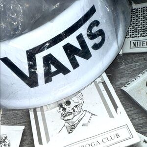 🐕 🐾 🐕 • 👅🤙🏼 VANS x Doggy Style 🤙🏼👅• 🐾 🐕 🐾